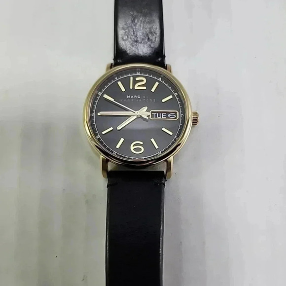 Womens Marc by Marc Jacobs MBM8651 Fergus Day Date 38MM Gold Watch New Battery - Picture 13 of 16